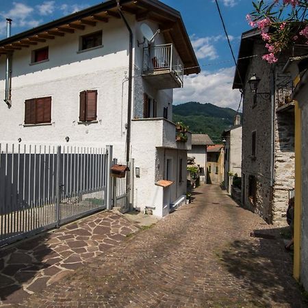 Casa Vacanze Linda 게라 라리오 외부 사진