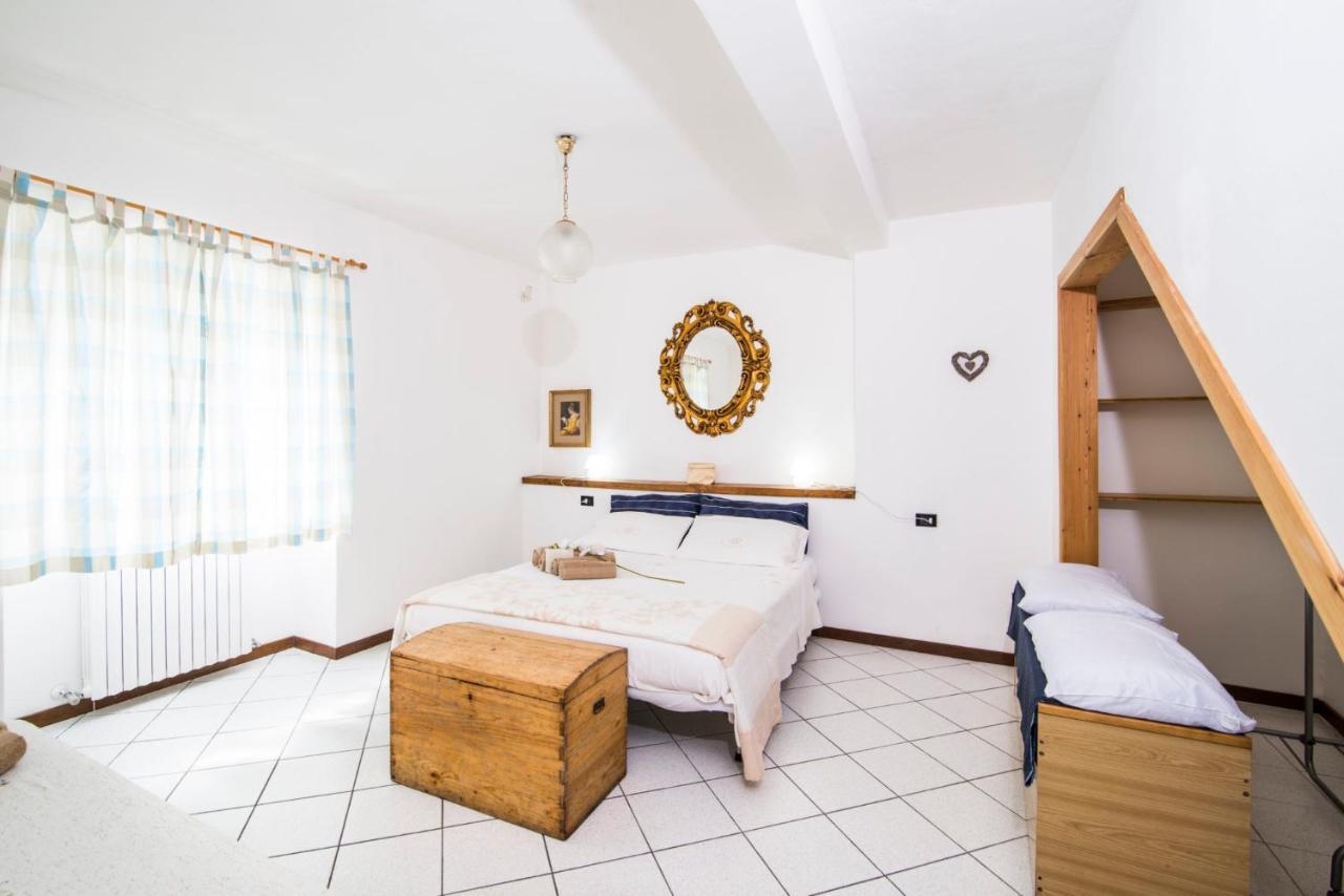 Casa Vacanze Linda 게라 라리오 외부 사진